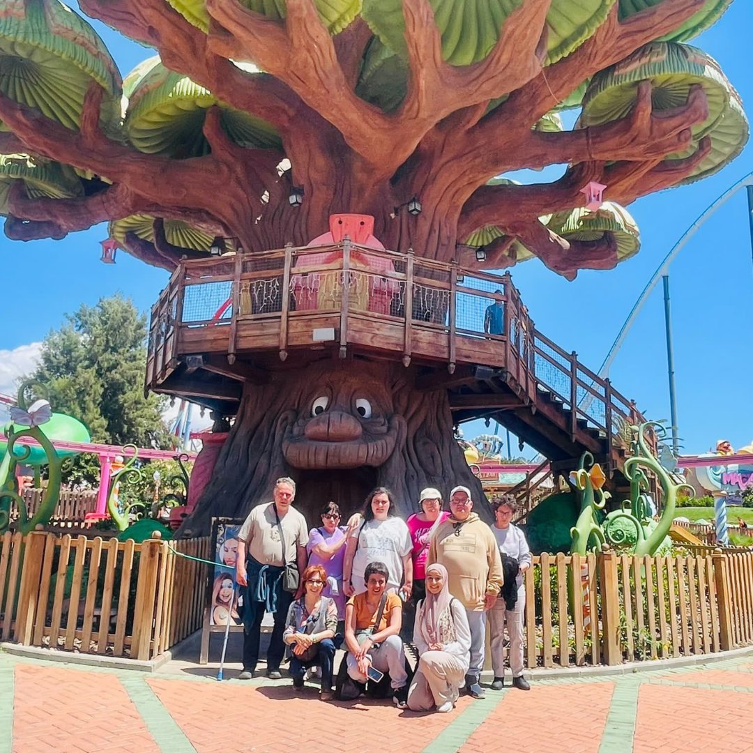 Ass_fsmental's tweet image. El 21 de maig, alguns usuaris dels Clubs Socials de Figueres i de Palafrugell van fer una sortida a #Portaventura. Van gaudir d&apos;un dia fantàstic! Agraïm a la @fundacionportaventura la seva col·laboració cap als usuaris de la nostra entitat. #salutmental #sortides #respirfamiliar