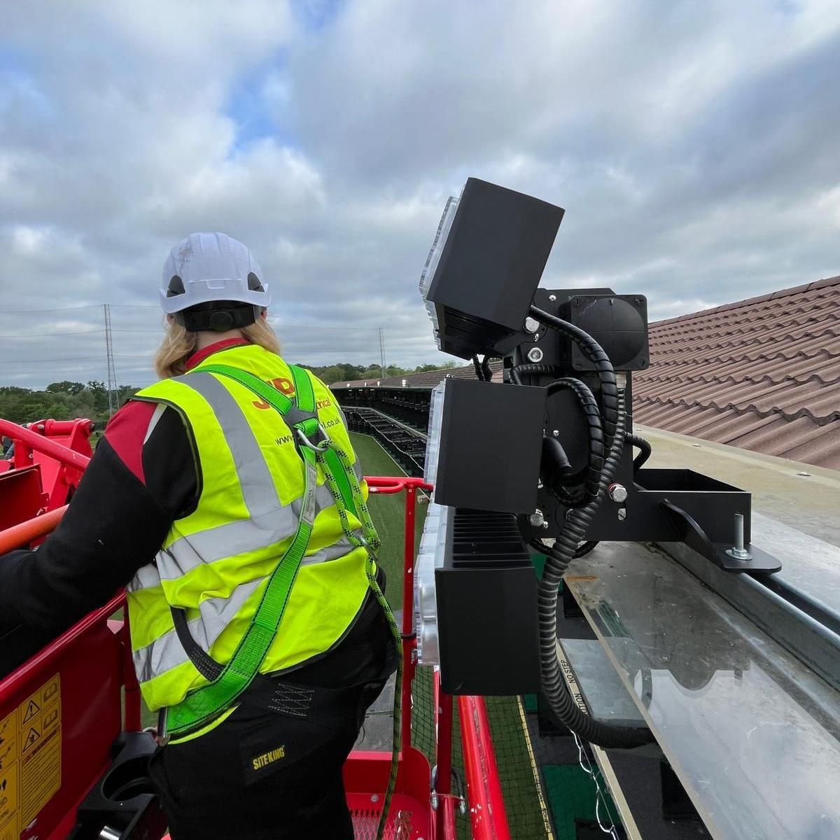 JHPElectrical's tweet photo. Our team at Top Golf Surrey, replacing floodlighting for their driving range.
If you would like to transform your game of golf, get in touch with us 020 8950 4643 or email enquiries@jhpelectrical.co.uk
#TopGolf #GolfRange #GolfDrivingRange #GolfClub #GolfCourse #GolfLighting https://t.co/lo6KfDZ6Hz