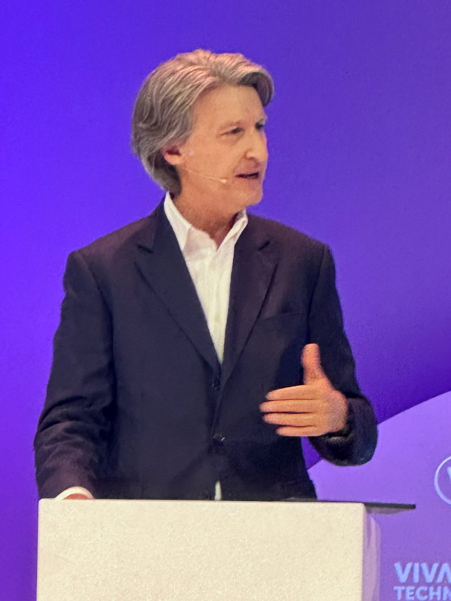 jeanlucr's tweet photo. Nouveau 👉 @JCDecauxGlobal rejoint l’écosystème #SoftwareRepublique d’ #OpenInnovation 

Annonce de #U1rstvision van #santé pour les déserts médicaux super-équipé (indique Luca Di Meo @renaultgroup) qui sera produit et vendu 

@VivaTech #vivatech  #healthcar https://t.co/vvGhmnPdnR
