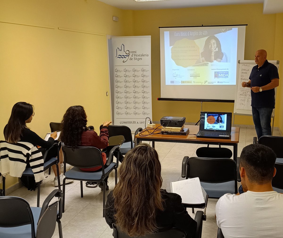 GremiHostSitges's tweet image. ✅S&apos;inicien els cursos d&apos;anglès del @GremiHostSitges  amb el suport de @fpo_continua i #ConforCat

Encara ets a temps d&apos;incorporar-te
 👉 forms.gle/Q4NhoaaFwrAPrE…

Més informació de propers cursos a les xarxes ia les oficines del Gremi