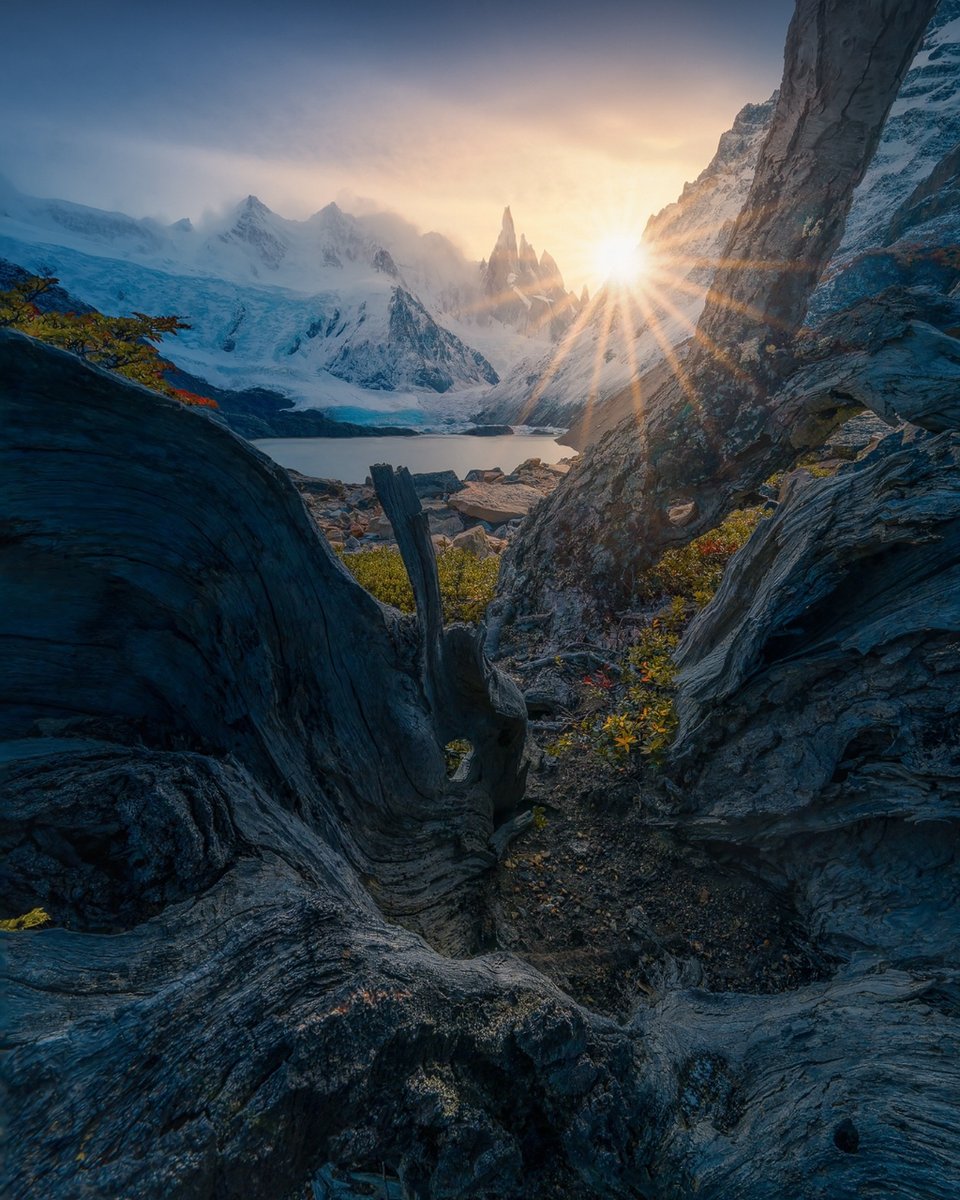 No hay inteligencia artificial que pueda crear algo tan magnífico. Naturaleza pura de los confines del mundo 🌎 💚🏔️ 📍 Cerro Torre, El Chaltén, Santa Cruz. Foto: @jabisanz