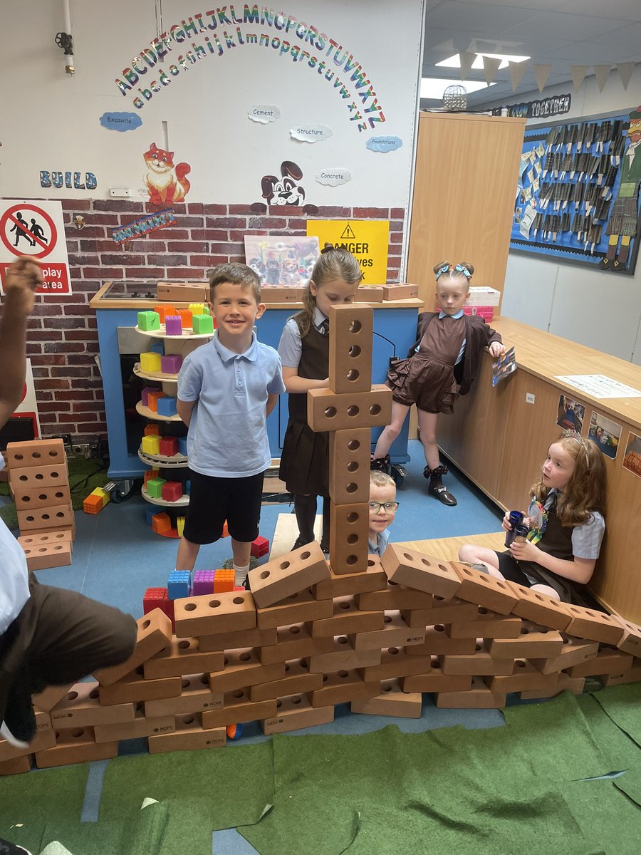 This morning we built the Immaculate Conception Church. Great architecture from our P1s ⭐️⭐️ ⛪️ @JimLawl00738686 @StBlanesGCC