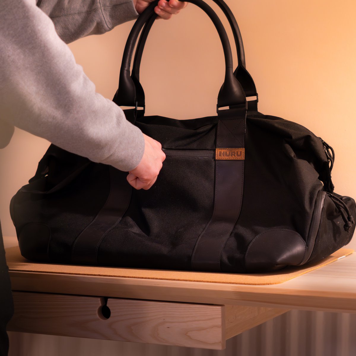 HURUbackpack's tweet photo. Pack light, travel far, and make every moment count. https://t.co/jQSzV09TsB