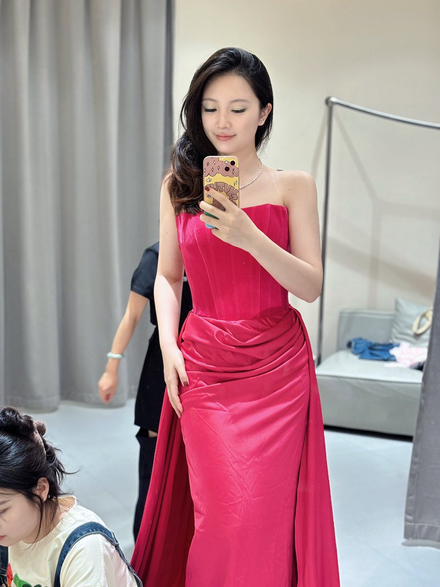 Ruby010616's tweet photo. 这套真的好赞 感觉下一秒就要开舞💃hhh https://t.co/Fgk3xbU2Bz