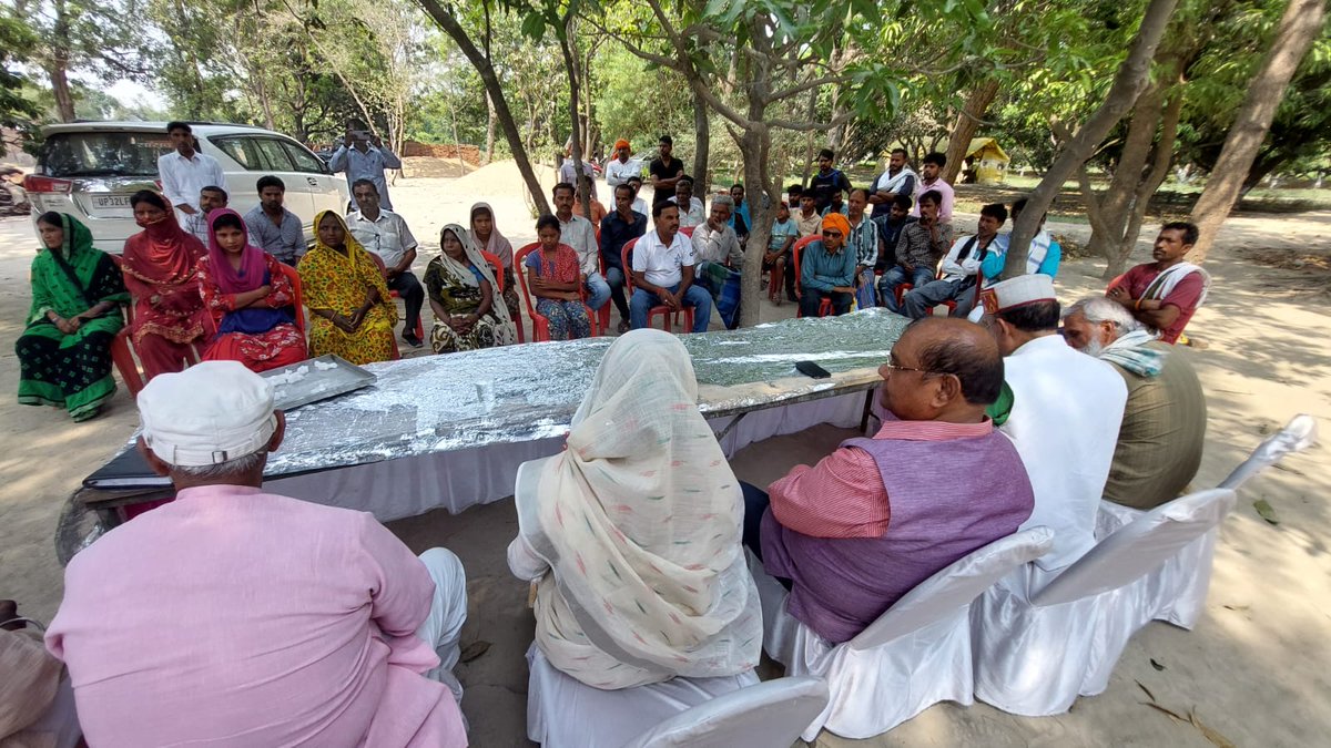 BrijLal_IPS's tweet image. आज सुल्तानपुर लोकसभा क्षेत्र के विधानसभा-सदर,मंडल जयसिंहपुर,ग्रामसभा, मूंगर में आयोजित &quot;नुक्कड़ सभा&quot; को संबोधित कर आगामी 25 मई को शत-प्रतिशत मतदान सुनिश्चित कर भाजपा प्रत्याशी श्रीमती @Manekagandhibjp जी को प्रचंड बहुमत से विजयी बनाने का आह्वान किया। @PMOIndia #ModiKaPairvar