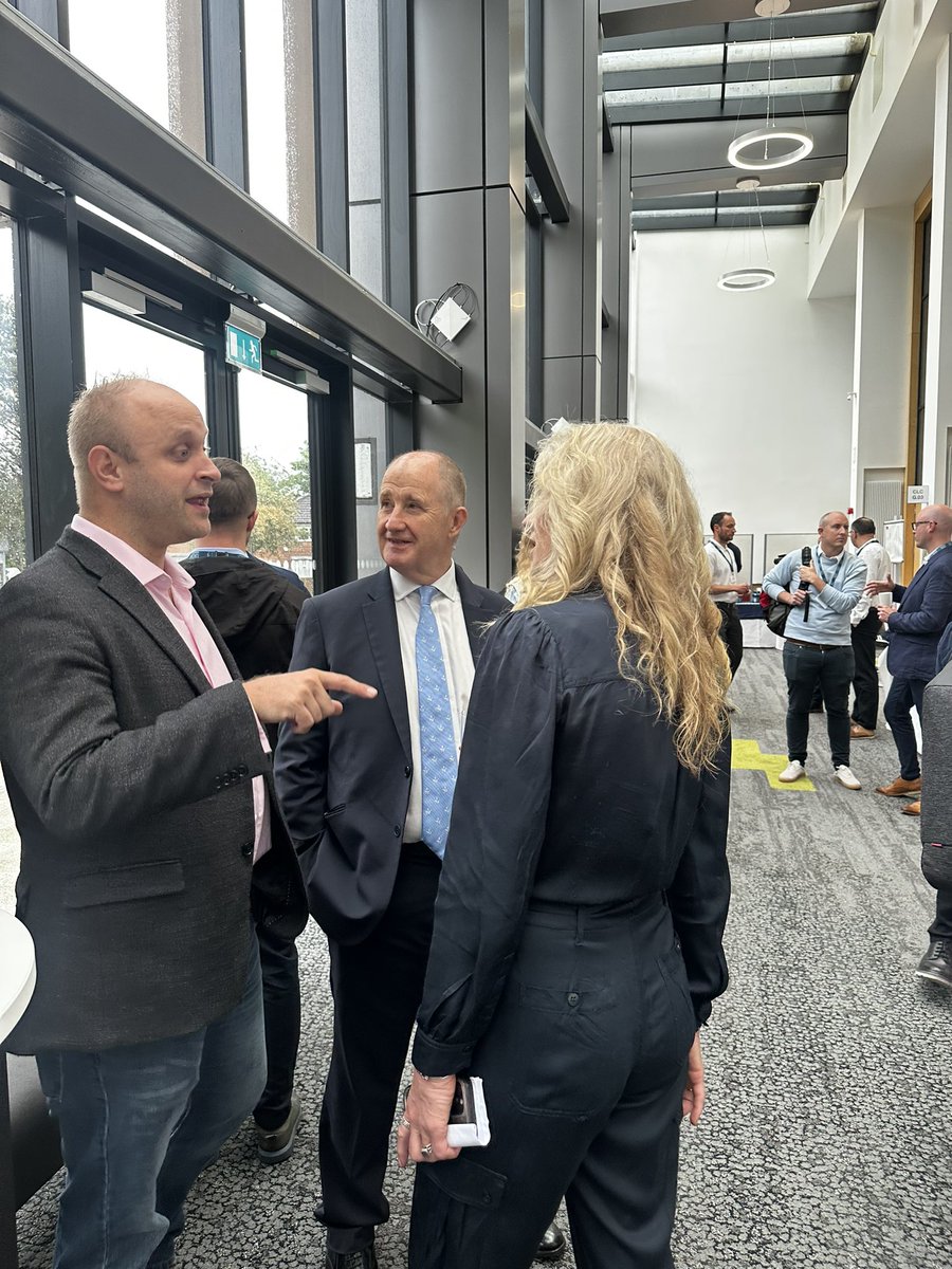 We’re joined today at the Hospitality Innovation Day by @biztradegovuk Minister of State for Enterprise, Markets and Small Business @kevinhollinrake. We are talking collaboration, innovation, and growth to tackle the labour productivity challenges the industry is facing.