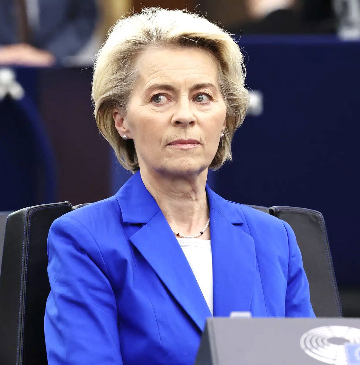 f_philippot's tweet photo. Excellent !
Le journal allemand Berliner Zeitung analyse ce jour le procĂšs #Pfizergate contre #Ursula Von der Leyen et titre « Ursula Von der Leyen doit continuer de trembler ! » « Le report nâest pas une bonne nouvelle pour elle » !
(cf : https://t.co/oUA83Gt6pe)
Eh oui ! Pendant ce temps lâenquĂȘte du juge dâinstruction belge avance et les avocats de Von der Leyen Ă©taient persuadĂ©s vendredi que le dossier serait remis immĂ©diatement au parquet europĂ©en, pour lâenterrer ! Pas le cas !
âĄïž Faisons beaucoup de bruit ici car les mĂ©dias français refusent, eux, dâen parler : ça ne pourra pas durer !
Vérité et justice pour toutes les victimes !