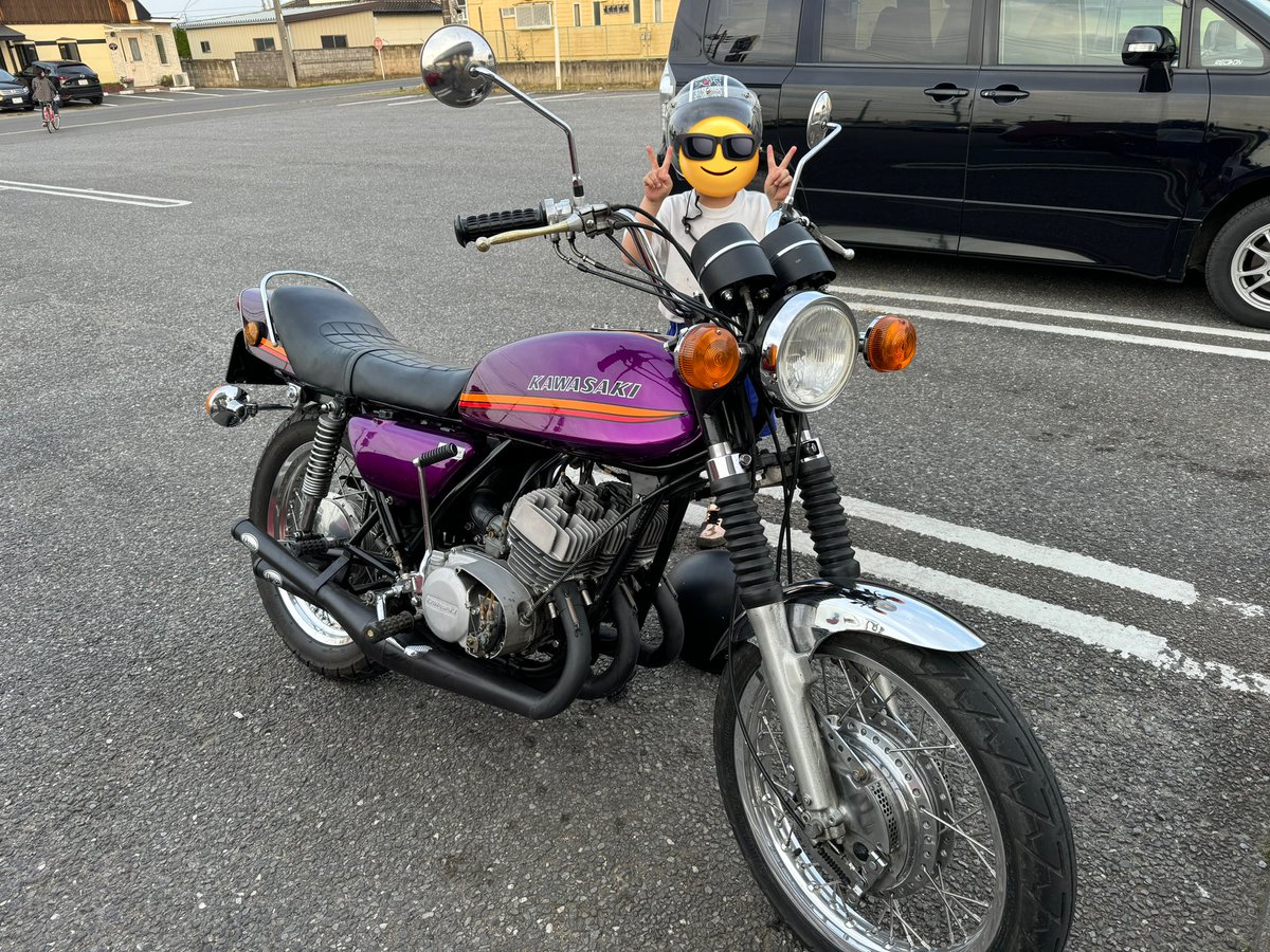 2strokefleak's tweet photo. 甥っ子とポケモンカード買いにセブンイレブン🛵 https://t.co/VfGdGfP29m