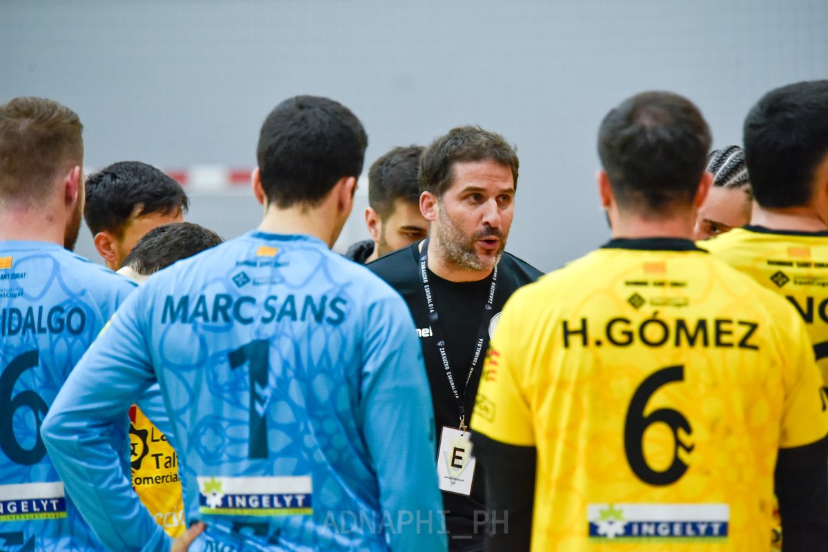 SantCugatCreix's tweet photo. 🤾‍♂️🏆 El sènior A masculí de l' @hstcugat no ascendeix a Divisió d'Honor Plata, però segella la millor temporada de la història.

🔗 https://t.co/cTRBQ30ciR .

@ajsantcugat @josepmvalles @EloiRovira @bernatpicornell @CatHandbol @SCEmpresarial @Cxifre @Maikel_Nunyez @MoventisInfo https://t.co/cyiiLlvDpm