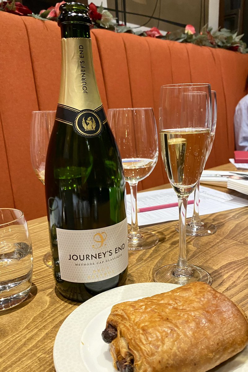 How about a glass of Méthode Cap Classique and croissants to start off your day! 🍾🥐😉 Have a wonderful day! Cheers everyone 🥂🙌 @JourneysEndWine @RandRDrinkers