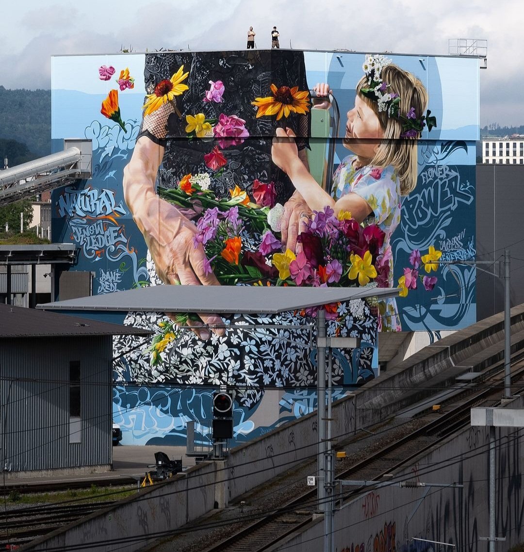 MolinaStreetArt's tweet photo. 'Flower power' by Swiss Fabian Bane Florin & Redl in Zürich, Switzerland (2024) #fabianbaneflorin #redl #streetart #lamolinastreetart | photo by @oceanagalmarini via artists mysl .nl/dlrxN https://t.co/Uc4QdHwOOp