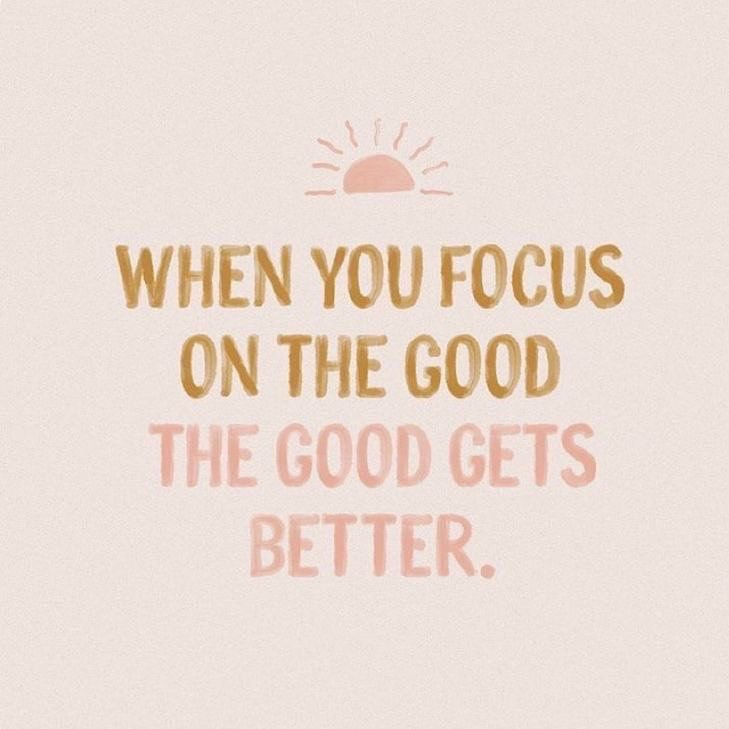 NO ONE wakes up happy & motivated every day. You have to work on waking up and finding reasons to be grateful and motivated. 🎀 Make an affirmation list. Make workouts non-negotiable. Pray to remove your bad mood. 🙏🏻 Make gratitude a daily practice. Xoxo 💋 Happy Wednesday!