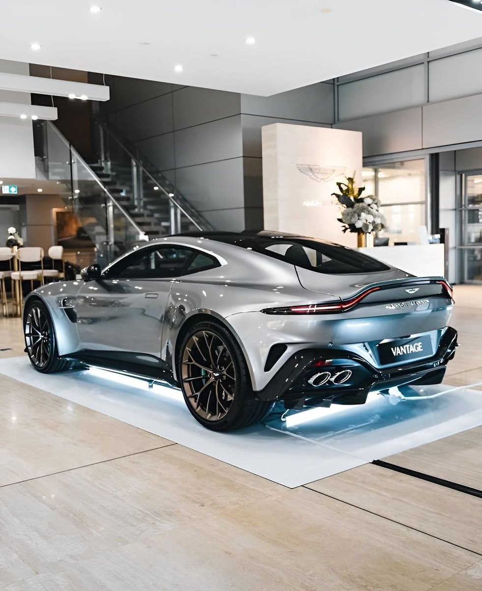 Aston Martin Vantage
#astonmartin #astonmartinvantage #astonmartindbs #bentley #mclaren #vantage #ferrari #rollsroyce #aston #vettel #astonmartinlive #alphatauri #db11 #astonmartinlagonda #astonmartinracing #flyingspur #mulsanne #sebastianvettel #astonmartinf1 #maserati