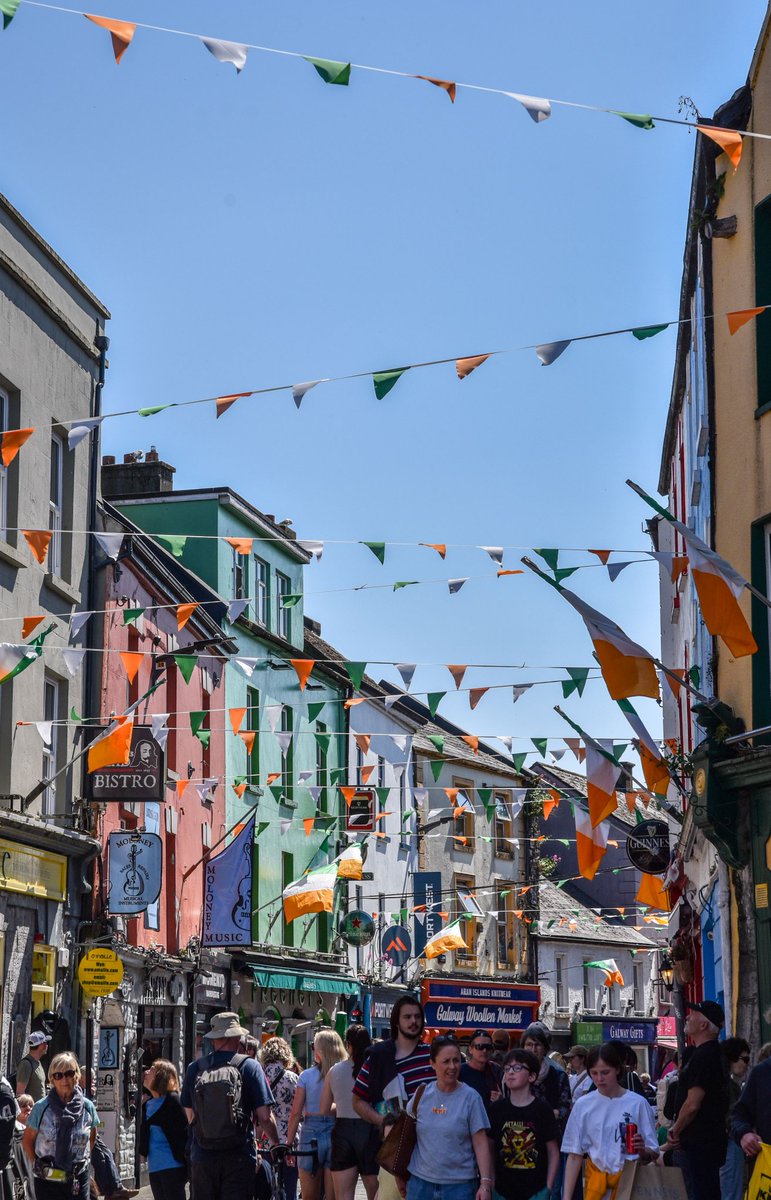 Sunny Sunday Galway Ireland 

#visitgalway #Galway @GoToIrelandCA @visit_galway @ThisIsGalway @GalwayCityCo @wildatlanticway #City