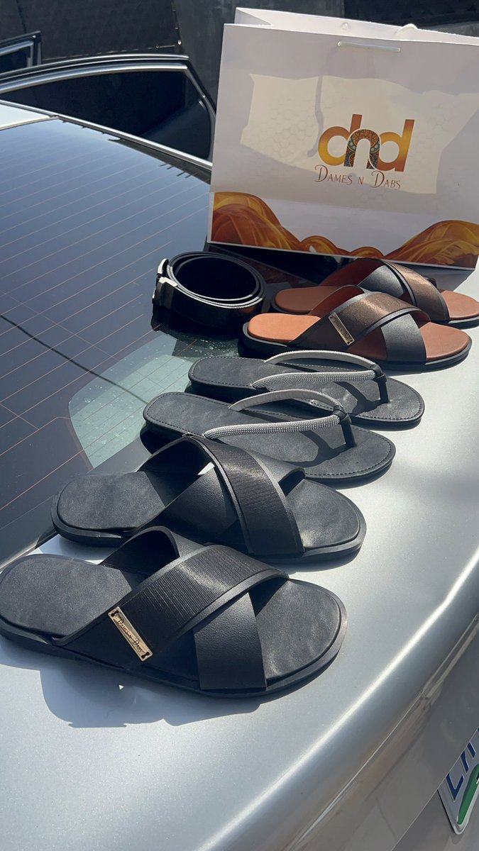 adammaonyii1's tweet photo. Please head over to @damesNdabs &amp; check our media .. We make and sell great footwears, bags &amp; belts 

You can call us ,Leather benders 😉😁

What we’ve pushed out over the last couple of weeks , to put out but a few 

Delivery is worldwide . https://t.co/xNSMGy0q39
