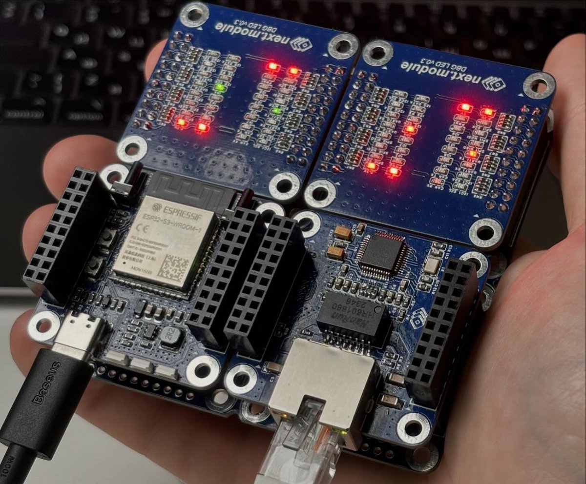 next.module tweet media