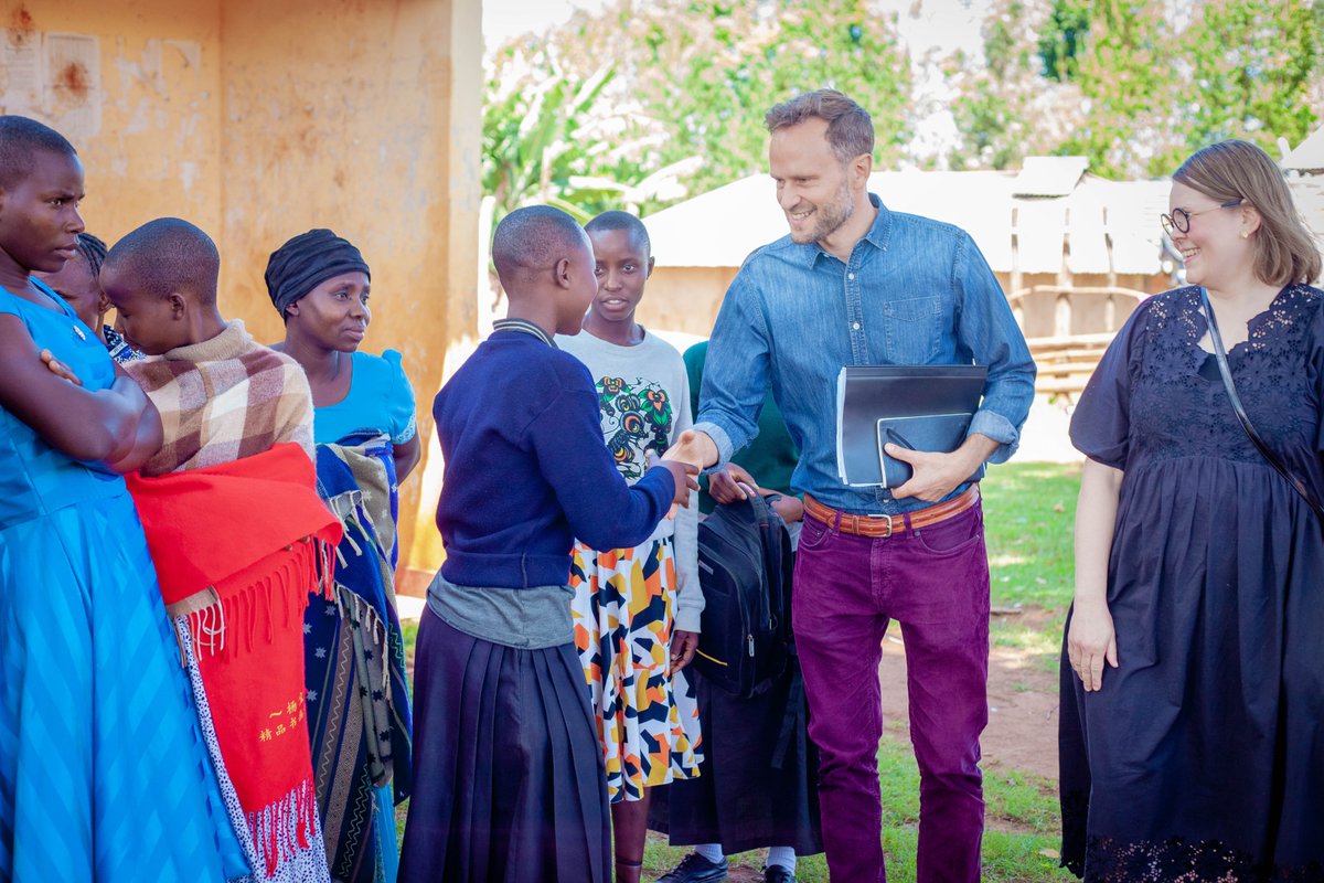 FinnishEmbTZ's tweet photo. A team from the Embassy and MFA Helsinki visited the #CLHY-programme in the Mara region, implemented by @UNFPATanzania and funded by Finland. The programme, with particular attention to women and girls with disabilities, has produced several positive results: https://t.co/HFdfvbe4pK