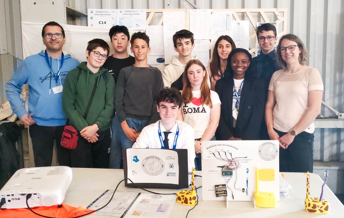 aclimoges's tweet photo. Un grand bravo aux élèves du collège Albert Calmette de l'@aclimoges qui ont obtenu un prix partenaire lors de la finale nationale du concours #Cgénial mercredi 15 mai.
Avec deux lycées, ils ont, ensemble, représenté l'académie de Limoges contre 29 autres collèges et 18 lycées. https://t.co/eSmRbvS0hT