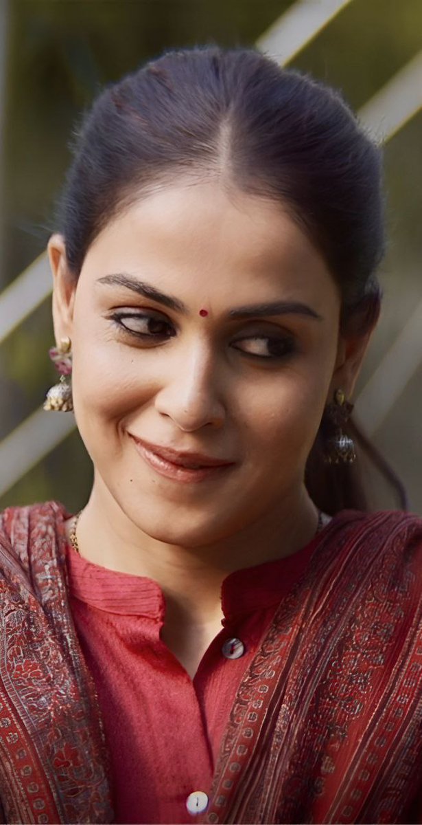 sissyalexa99's tweet photo. Me looking at my roommate karutha poolu
Him-yenadi ipo thana oombi kanji yedutha athukula yenna pakura 
Me-vai ooruthu mama atleast konjam moothiram po yen vaila athuvachu na taste panikure https://t.co/icXqpUvg2e