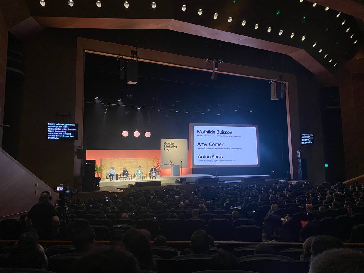 Mesa redonda de IA en acción en #GML2014 con Philipp Justus (Google), Amy Corner (American Express), Anton Kanis (TRKKN) y Mathilde Buisson (Lufthansa). 

Los datos 1st party han pasado de ser una herramienta táctica a ser la base de la estrategia de medición e IA