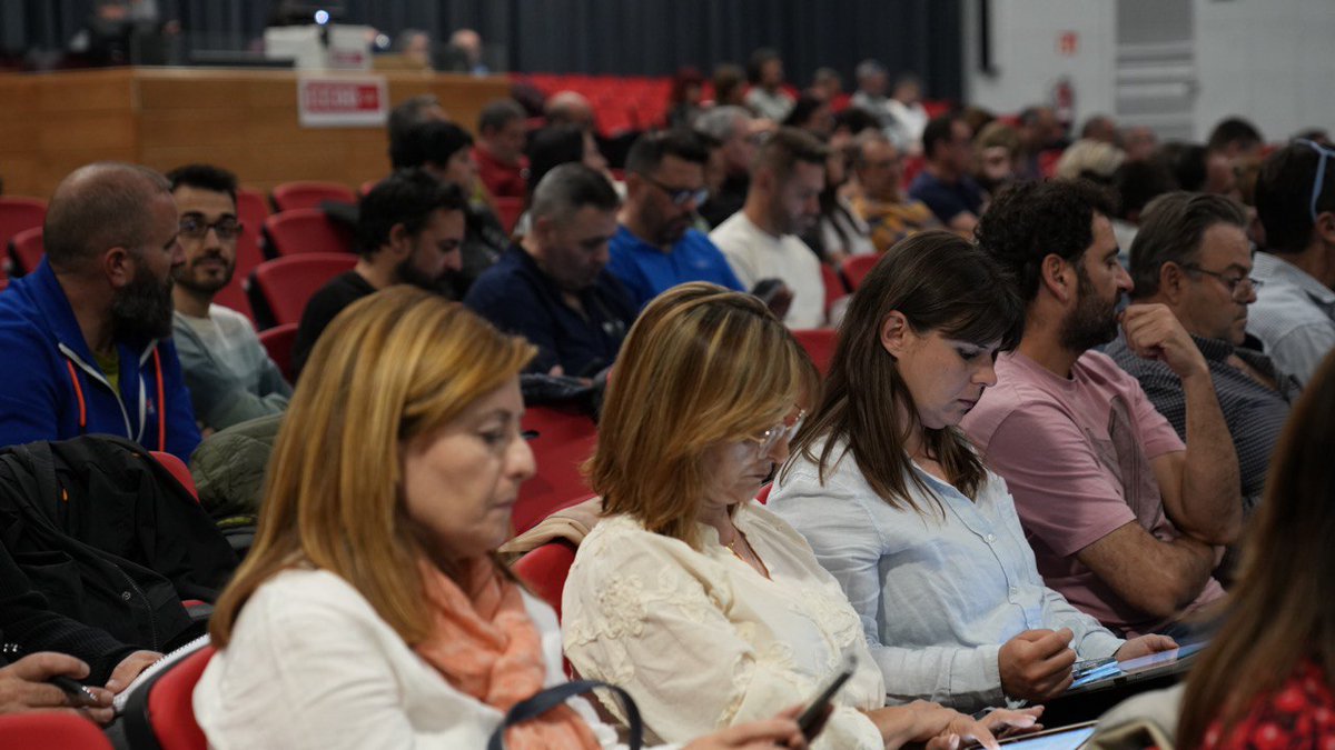 Industria_CCOO's tweet photo. 📷 @Industria_CCOO Estamos en nuestro Consejo Federal

Nos convocamos, al menos, tres veces al año y, con carácter extraordinario, cuando así lo considere la Comisión Ejecutiva Federal o cada vez que lo solicite un tercio del propio Consejo #PactoIndustriaYA https://t.co/EpE4TCln56