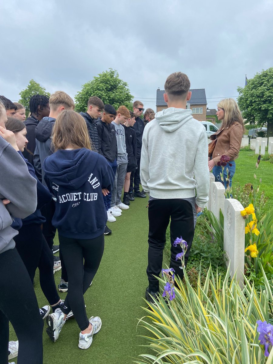 BattlefieldsRHS's tweet photo. Some snaps from Coach B’s morning on the Ypres salient https://t.co/2fHMx5xvGW