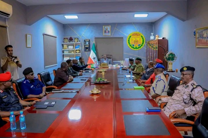 Guddida Heer Qaran ee Qaban-qaabada Xuskii 18 ka May, ayaa si Wayn ugu Mahadnaqay Shacabka Jamhuuriyadda Somaliland Dal iyo Dibedba sidii Qiima Badnayd ay isugu Taageen Qarannimada Somaliland.