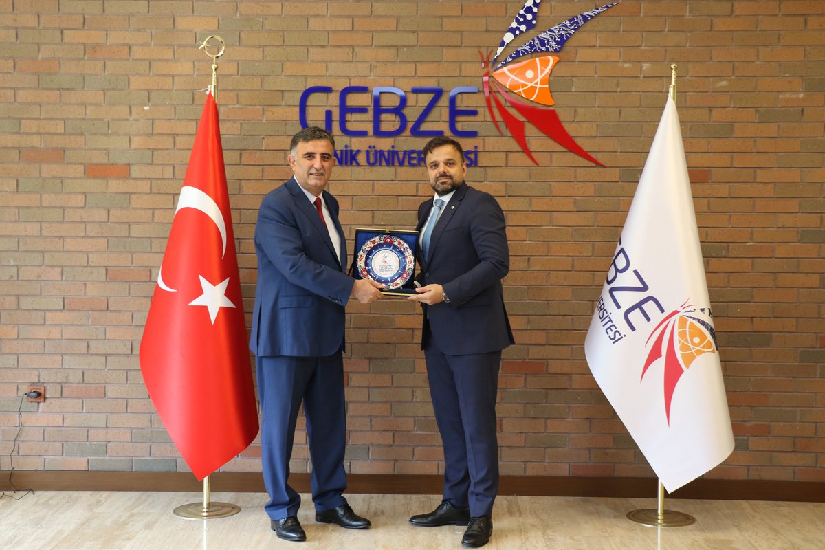 Turkcell GM Dr. Ali Taha Koç'un üniversitemizi ziyareti, Girişimcilik Zirvesi'ne katılımı ve Yapay Zeka konusunda ufuk açıcı sunumu için kendisine teşekkür ederiz. @AliTahaKoc #Yapayzeka #girişimcilik #girisimcilikzirvesi