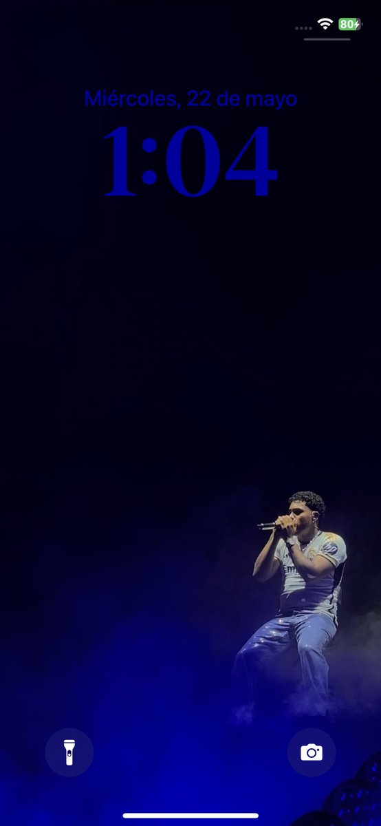 Frggarcc6's tweet photo. La de fondos guapos q me saqué del concierto https://t.co/YvAdVacQsH