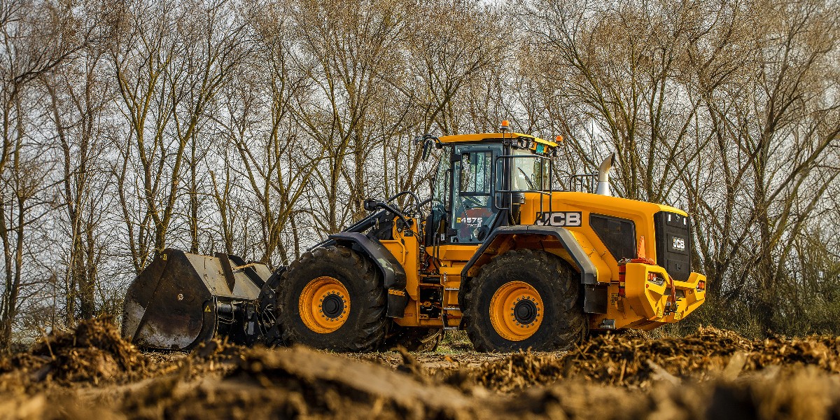 JCBagriculture's tweet photo. Found in action. A #JCB 457S wheeled loading shovel working for First Farms in Slovakia. Discover more: https://t.co/EPTlFfBzXJ. #WheelLoaderWednesday #JCBmoment
_
Photos by Agro Art Slovakia https://t.co/6NlE9WNbdb