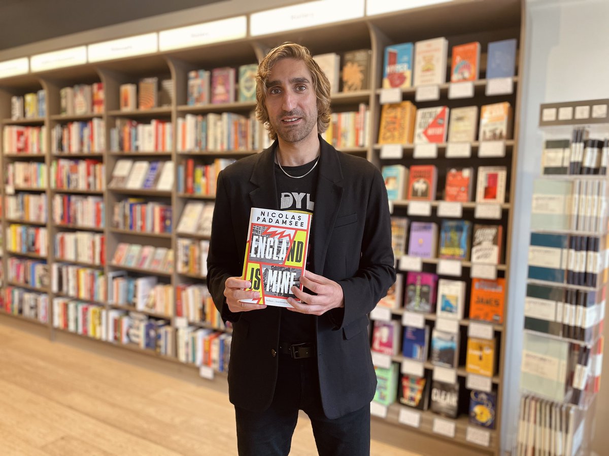 It was so lovely to welcome Nicolas Padamsee, author of England is Mine and an Observer’s Best Debut Novelist of 2024, to the bookshop this morning! Thank you for popping in on your way to the beach, @nicolaspadamsee 😊