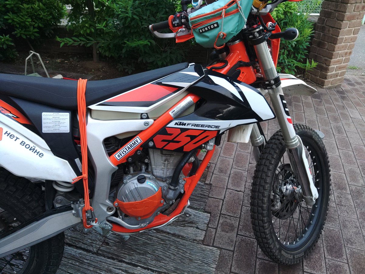 KTM819O4's tweet photo. #バイク押し #136bpm https://t.co/EdalPBiuj7