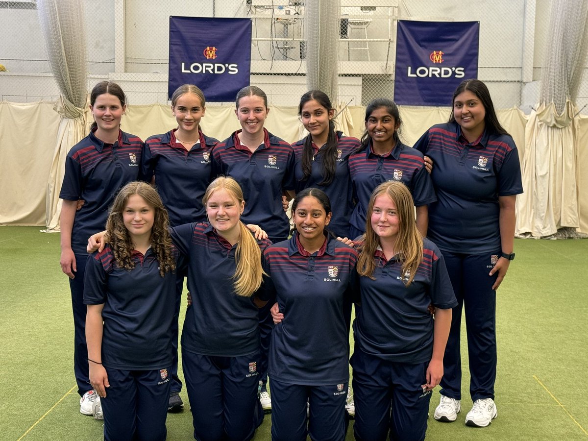 U15 girls ready for action at the National indoor cricket finals @HomeOfCricket @solsch1560 #perseverantia #ambition