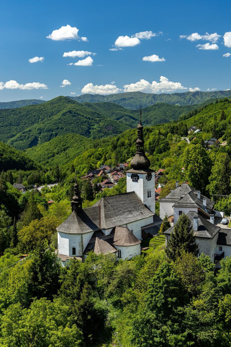 ThisIsSlovakia_'s tweet photo. The Špania Dolina bathed in greenery. 💚 Photo: Jan Ondrejka #ThisIsSlovakia #slovakia #visitslovakia #traveltips #view #ExploreNature #travel #eu https://t.co/vPLmQ0BUIq