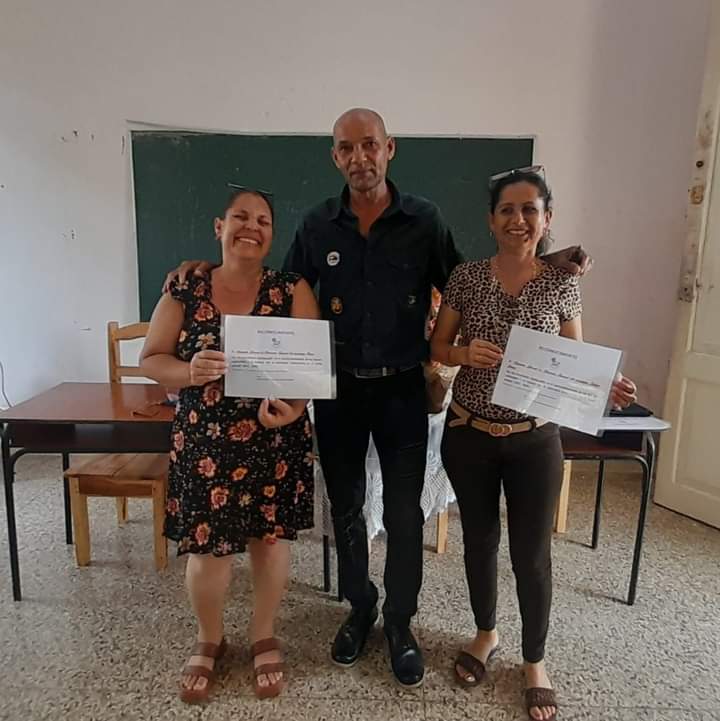 LabradaYamila's tweet photo. Con la satisfacción del deber cumplido y el compromiso de continuar avanzando, la #EducaciónEspecialHolguín estimula a las instituciones educativas más destacadas.
@DPEHolguin 
@LuisFel07486070 
@Rafael23462 
@Roberto41936163 
@YamilaTorresSu1 
@Yudelki33552714 https://t.co/GmW9bMCTWg
