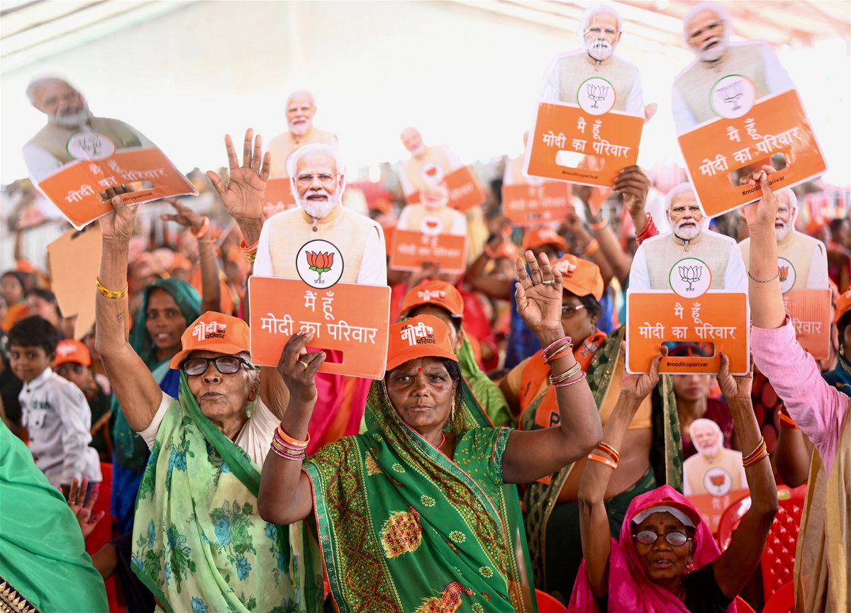 आज भारत में कांग्रेस की कमजोर सरकार नहीं, मोदी की मजबूत सरकार है। प्रधानमंत्री श्री @narendramodi ने बस्ती, उत्तर प्रदेश में विशाल जनसभा को संबोधित किया।