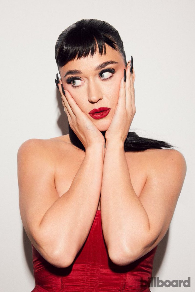 lovelightperry's tweet photo. SHE’S INSANE FOR UNVEILING HER NEW ERA LOGO ON THE 143rd DAY OF THE YEAR AT 1:43AM PST. 🦋 @katyperry 

KATY PERRY IS COMING. ❤️1️⃣4️⃣3️⃣ https://t.co/HqfQyMpOHs