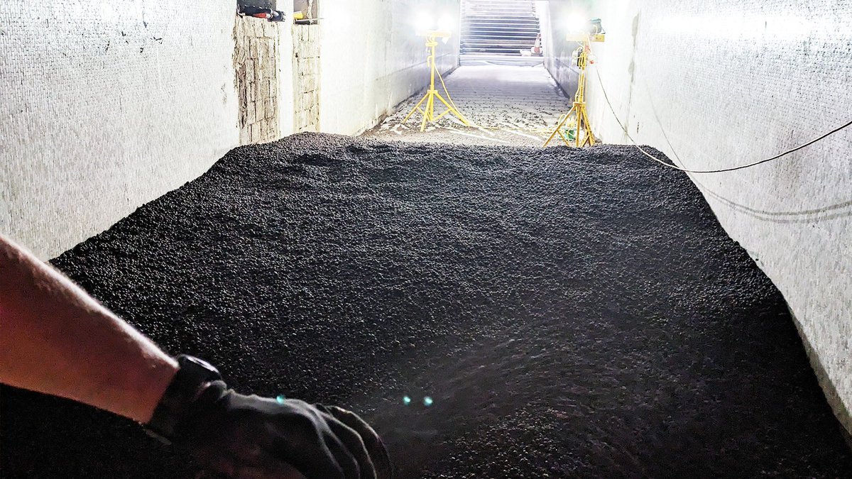 Leca® LWA was recently pneumatically delivered to fill a disused subway near Victoria Station in London. The selection of Leca® LWA was strategic, minimizing the load on the London Underground tunnels. leca.co.uk/case-studies/L…