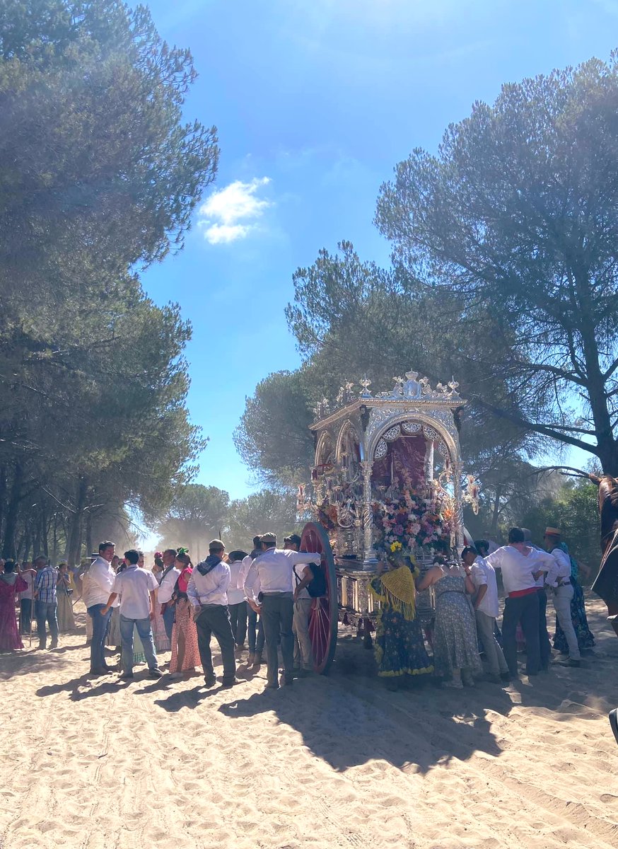 Lloraban los pinos del coto despidiendo a la carreta… ❤️