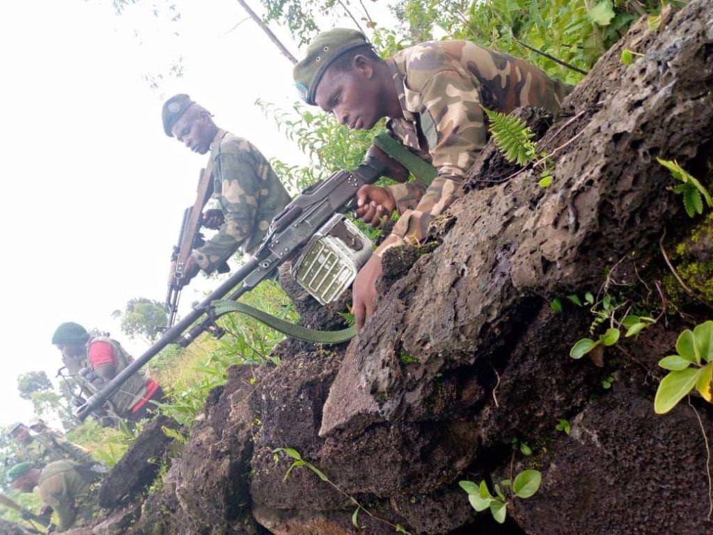 #RDC 🇨🇩 L'armée, appuyée par les #Wazalendo, récupère d'autres zones après de violents combats contre les #M23. Les collines de 
■Bweru, 
■Bihambwe, 
■Mema, 
■Kaniro, 
■Kasake, 
■Kavumu, 
■Kashovu et 
■Bitonga en territoire de Masisi sont déjà sous le contre des
