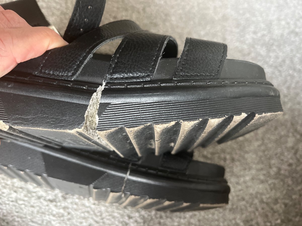 kielz's tweet photo. @EGOOfficial__ bought these last August so probably only worn them about 10 times - got them out last weekend for the first time this year -  put them on - wore for an hour and then both of them snapped across the middle https://t.co/hBRlJLClOB