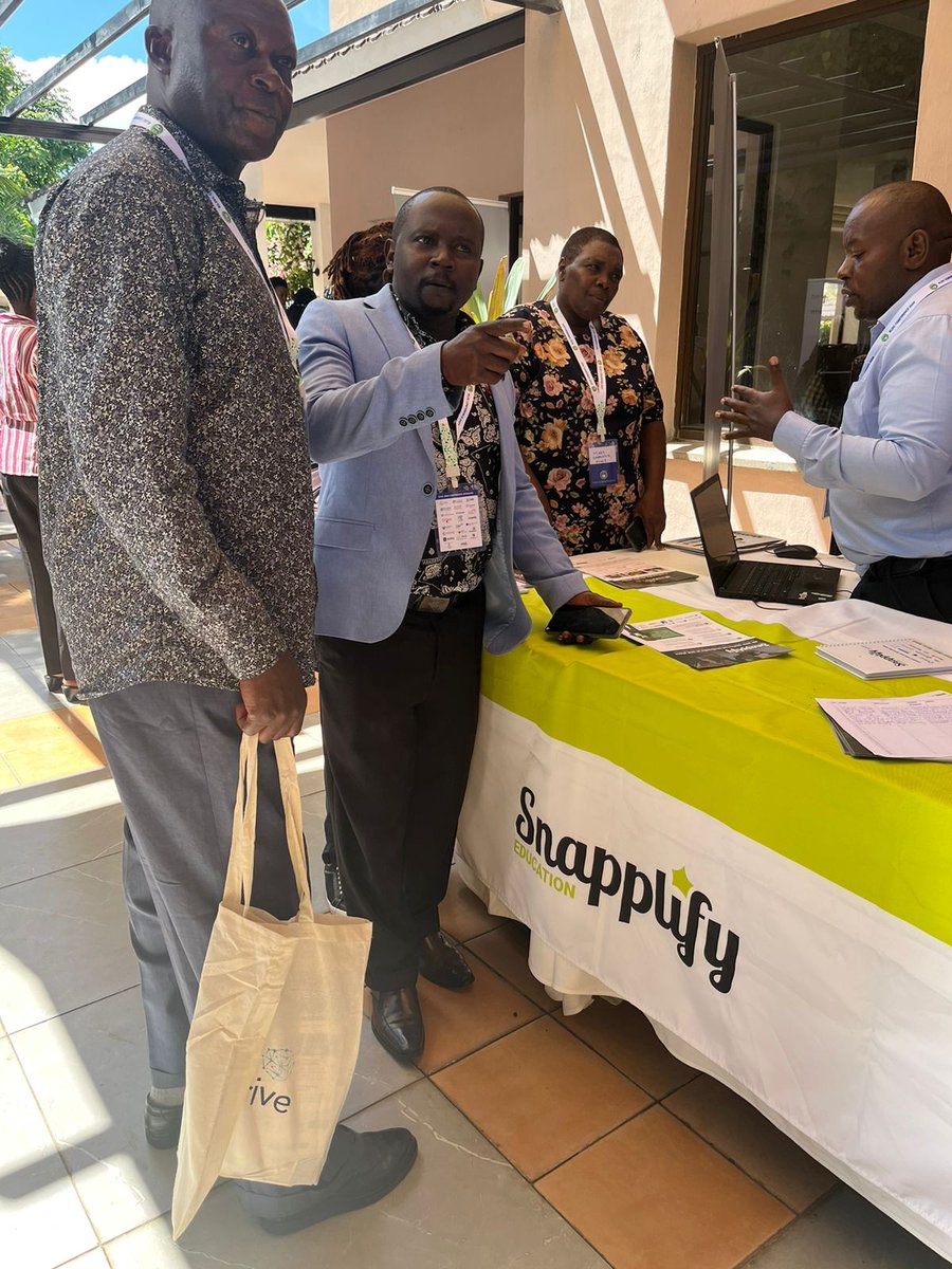 KLISCKenya's tweet image. @Snapplify team on the ground explaining their digital library service solutions to delegates at the #2024KLISConference.
#empoweringlibraries #KLISCconference
