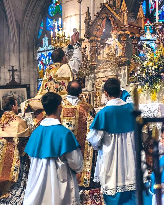 God Bless the Latin Mass ✝️🇻🇦