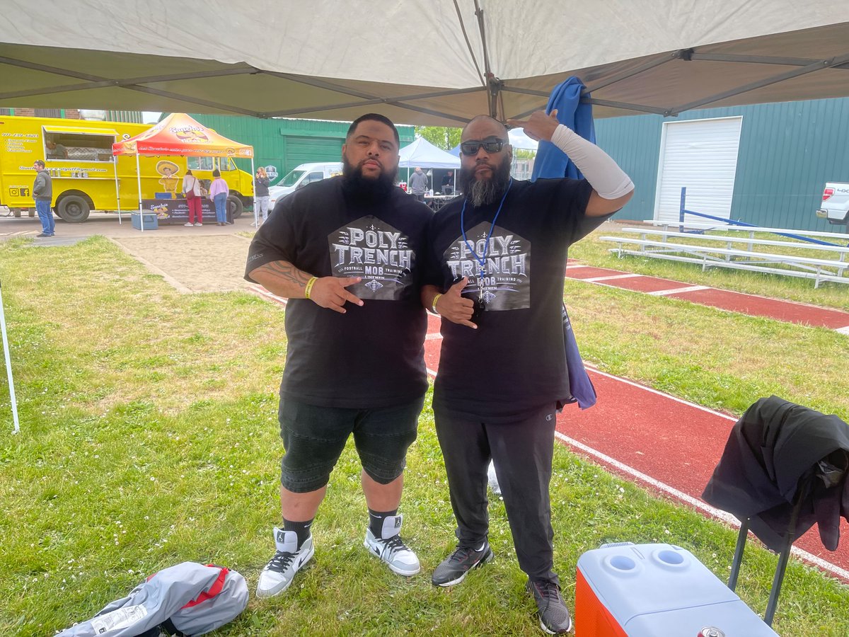 CoachJayFoalima's tweet photo. #KavaCup4 #PolyTrenchMob #BeachBoyz
@CoachNok @coreysampson04 https://t.co/AsjW5UdOhE