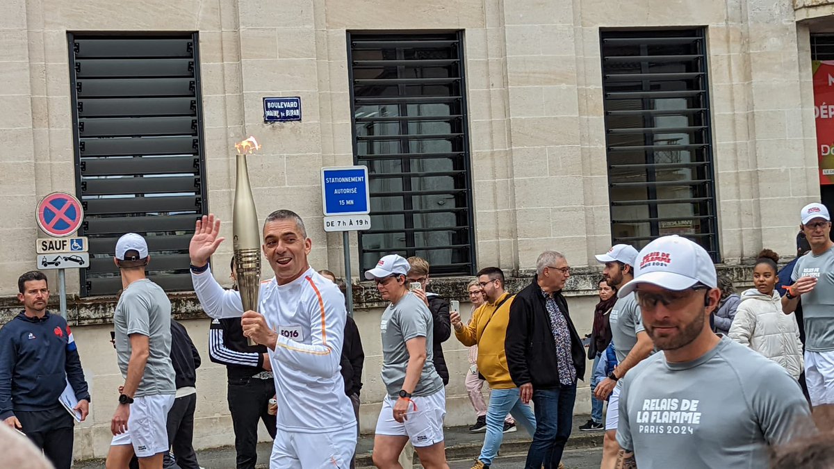 VilledeBergerac's tweet photo. Nos porteurs ont du talent 🥰🔥

Vous étiez très nombreux à venir les encourager et les acclamer à #Bergerac 🫶 https://t.co/zIPLDqB8tq