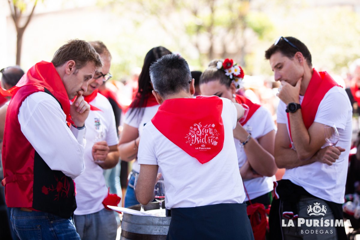 ¡Gracias por acompañarnos en la Cata de #SanIsidro! 🍷❤️ 𝗠𝗮́𝘀 𝗱𝗲 𝟱𝟬𝟬 𝗮𝘀𝗶𝘀𝘁𝗲𝗻𝘁𝗲𝘀 hicieron de este evento una experiencia inolvidable. Os dejamos todas las fotos de la cata en el siguiente enlace: linke.to/cata-sanisidro…