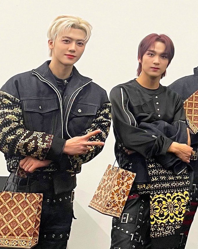 nhc (@nahyuckcrumbs) on Twitter photo 