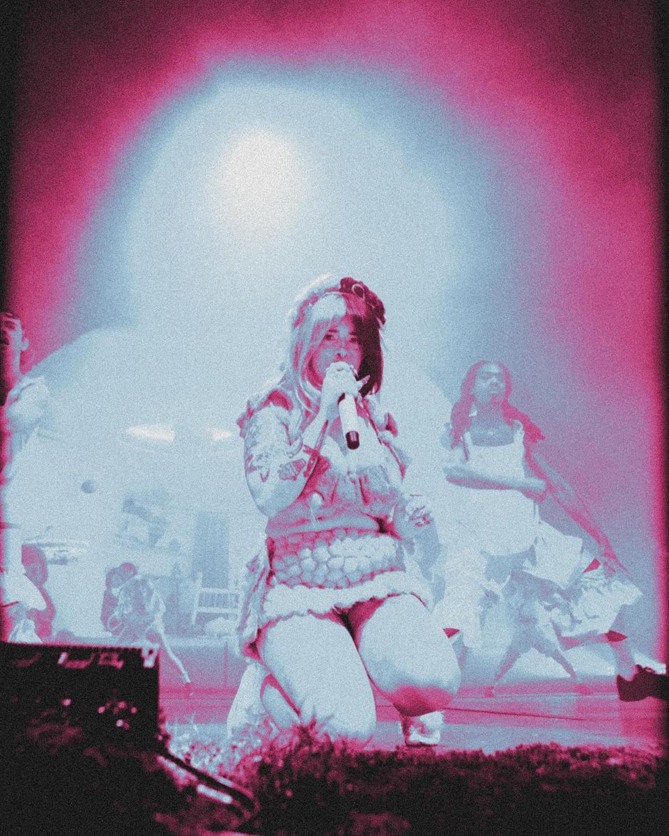 LlVlNGDECEASED's tweet photo. Melanie Martinez photographed last night at “The Trilogy Tour” show last night in Denver, CO. 🩷

📸: picsbysila on Instagram https://t.co/pcL1RyQ8bX