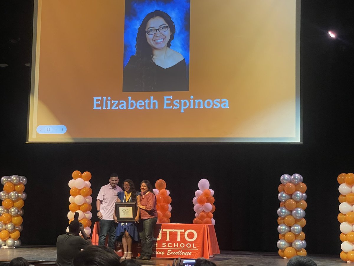 HUGE Congrats to @HuttoSoftball player Elizabeth Espinoza for being named Salutatorian for the 🦛🦛🦛🦛class of 2024 that is big time!!! 🔥🔥🔥#buildingchampions @hippoathletics