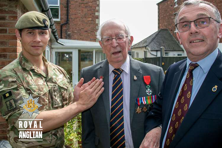 Dennis Wright (101 years old) has been presented with the Royal British Legion’s Commemorative poppy, marking the 80th anniversary of the Allied landings in Normandy. Making the presentation was Captain Anthony Stratton from the Royal Anglian Regiment.

#RoyalAnglian #veteran